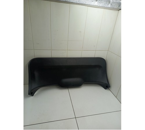 Обшивка крышки багажника