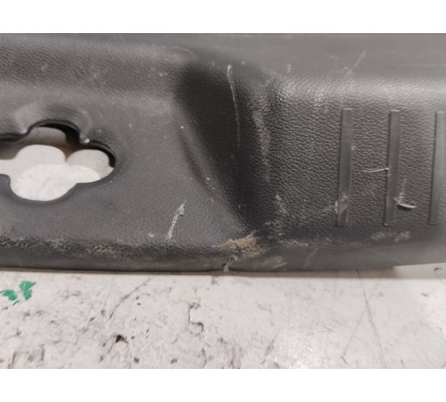 Накладка замка крышки багажника