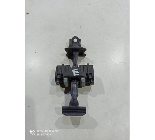 Ограничитель двери(передний правый)