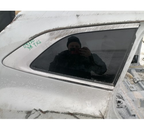 Стекло кузовное,глухое правое