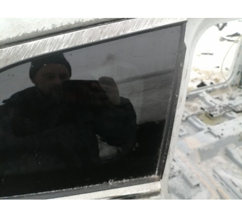 Стекло кузовное,глухое правое