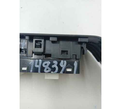 Блок управления стеклоподъемниками передний левый