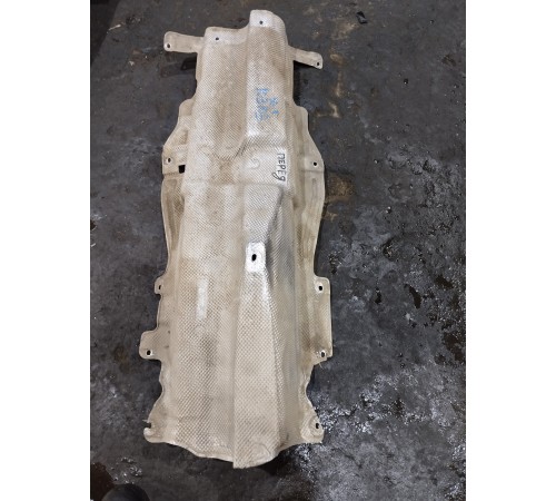 Теплоизоляционный экран центрального тоннеля