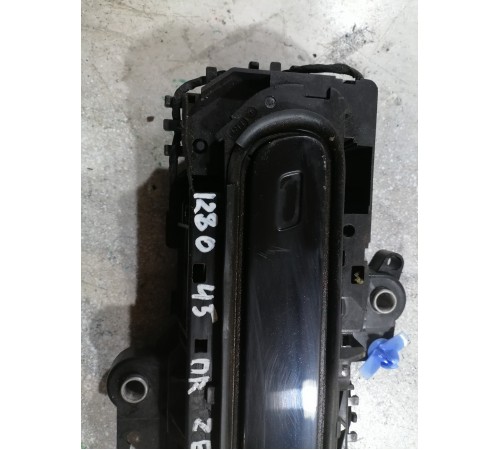 Ручка двери передняя правая внешняя