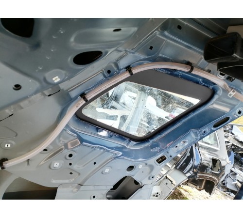 Стекло кузовное глухое заднее левое