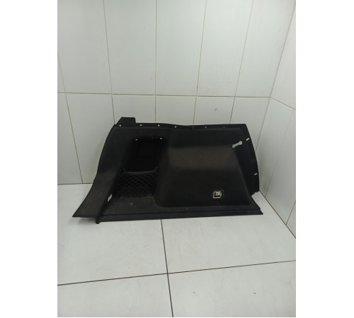 Обшивка багажника левая