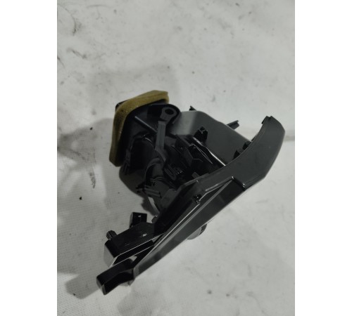 Воздушный дефлектор передний левый