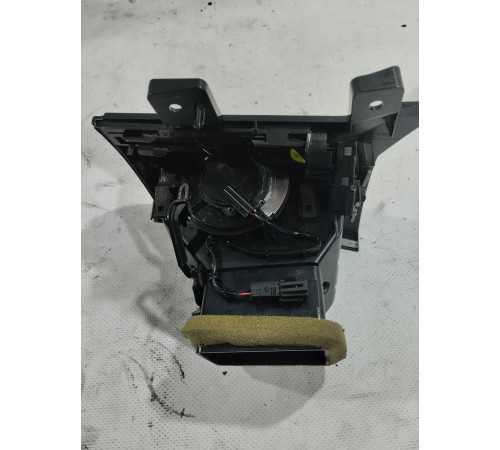 Воздушный дефлектор передний левый