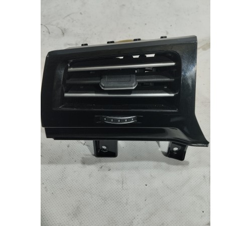 Воздушный дефлектор передний левый