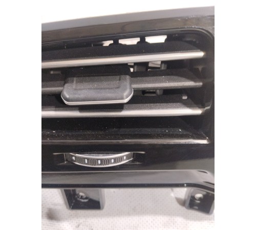 Воздушный дефлектор передний левый