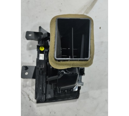 Воздушный дефлектор передний левый