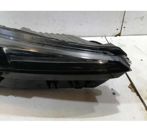 Фара передняя правая