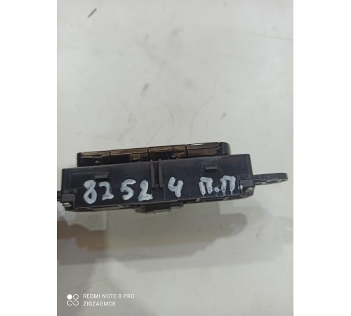 Блок кнопок памяти сиденья(передний правый)