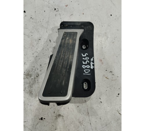 Педаль акселератора (газа)