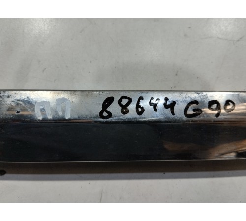 Молдинг двери(передний правый)