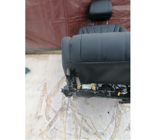 Сиденье переднее левое