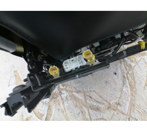 Сиденье переднее левое