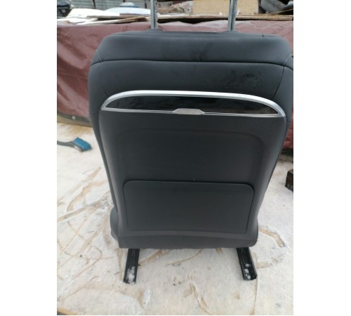 Сиденье переднее левое