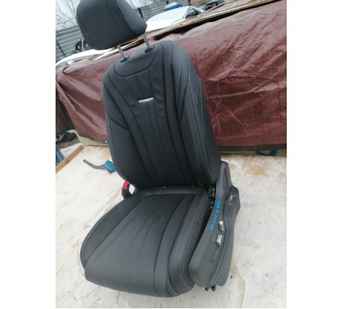 Сиденье переднее левое