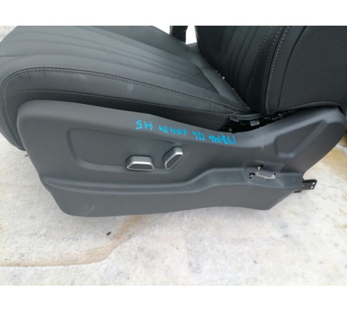 Сиденье переднее левое