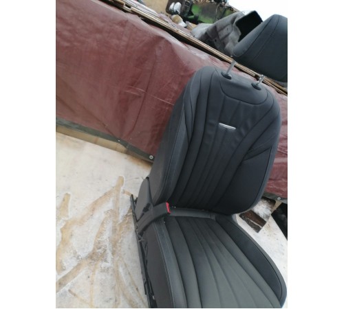 Сиденье переднее левое