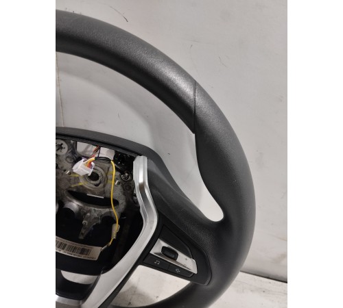 Рулевое колесо в сборе с многофункциональными кнопками