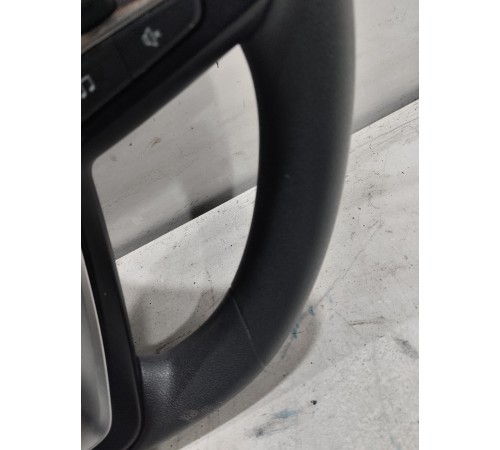 Рулевое колесо в сборе с многофункциональными кнопками