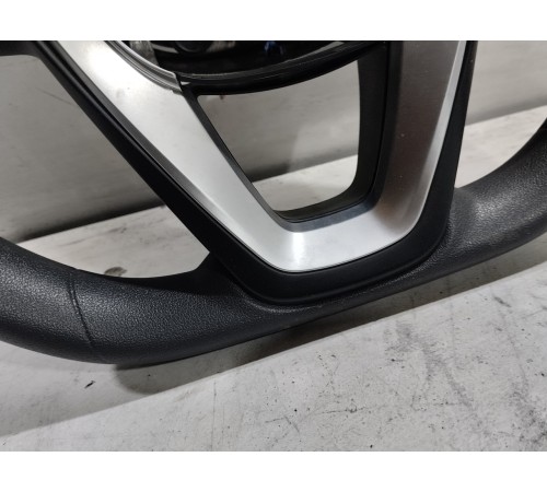 Рулевое колесо в сборе с многофункциональными кнопками