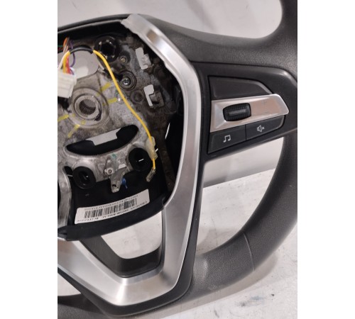 Рулевое колесо в сборе с многофункциональными кнопками