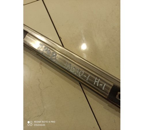 Направляющая открывания средней двери(правая)