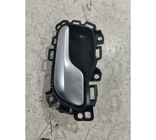 Ручка двери передняя правая внутренняя