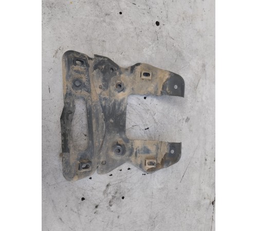 Кронштейн (крепление) переднего бампера левый