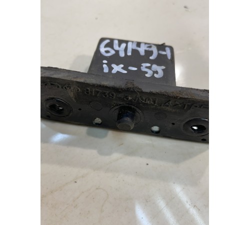 Направляющая крышки багажника