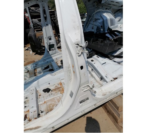 Задний порог со стойкой левый