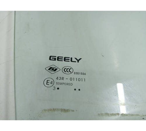 Стекло двери переднее правое