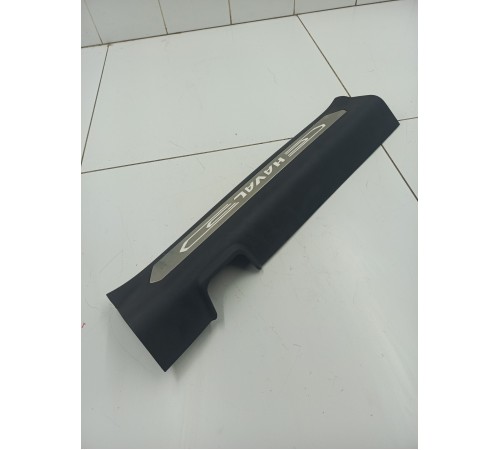 Накладка на порог передняя левая