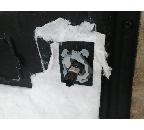 Обшивка багажника левая