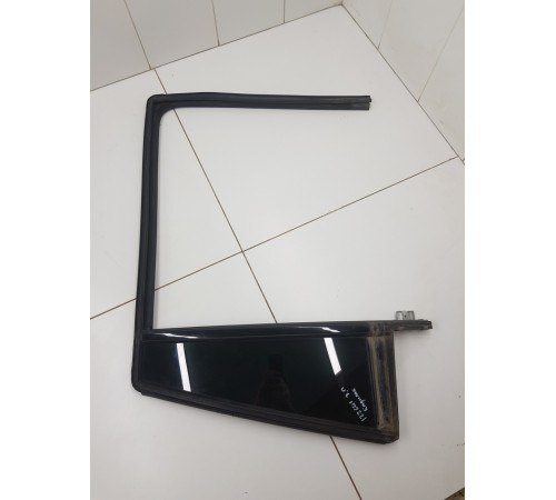 Форточка двери задняя правая с уплотнителем