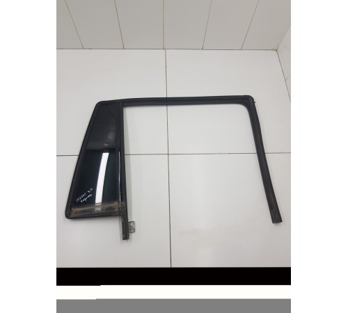 Форточка двери задняя правая с уплотнителем