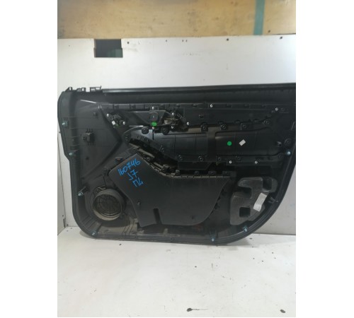 Обшивка двери передняя левая