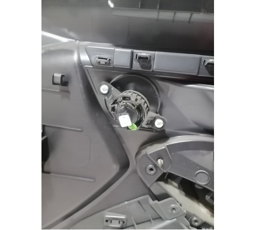 Обшивка двери передняя левая