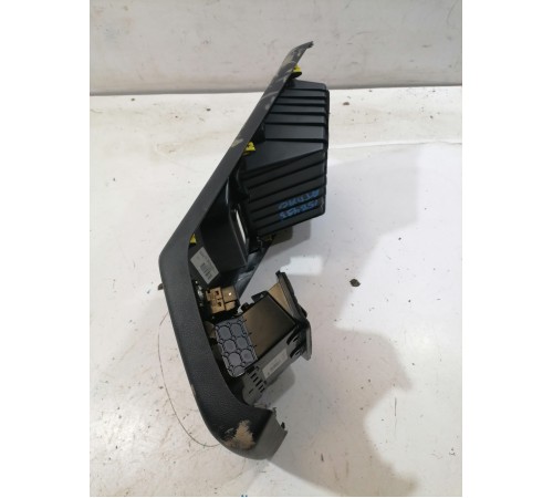 Накладка центральной консоли задняя