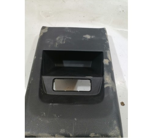 Накладка центральной консоли задняя