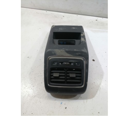 Накладка центральной консоли задняя