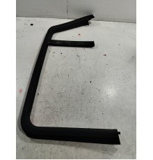 Рамка стекла двери (задняя правая)