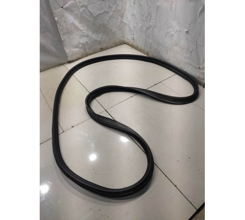 Уплотнитель багажника