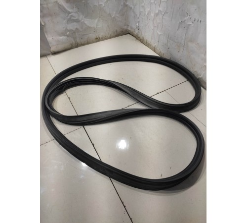 Уплотнитель багажника