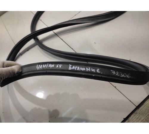 Уплотнитель багажника