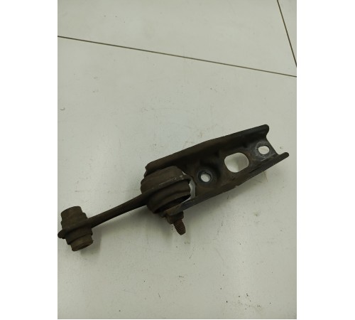 Опора двигателя задняя