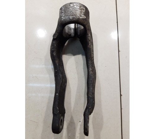 Рычаг переднего левого амортизатора